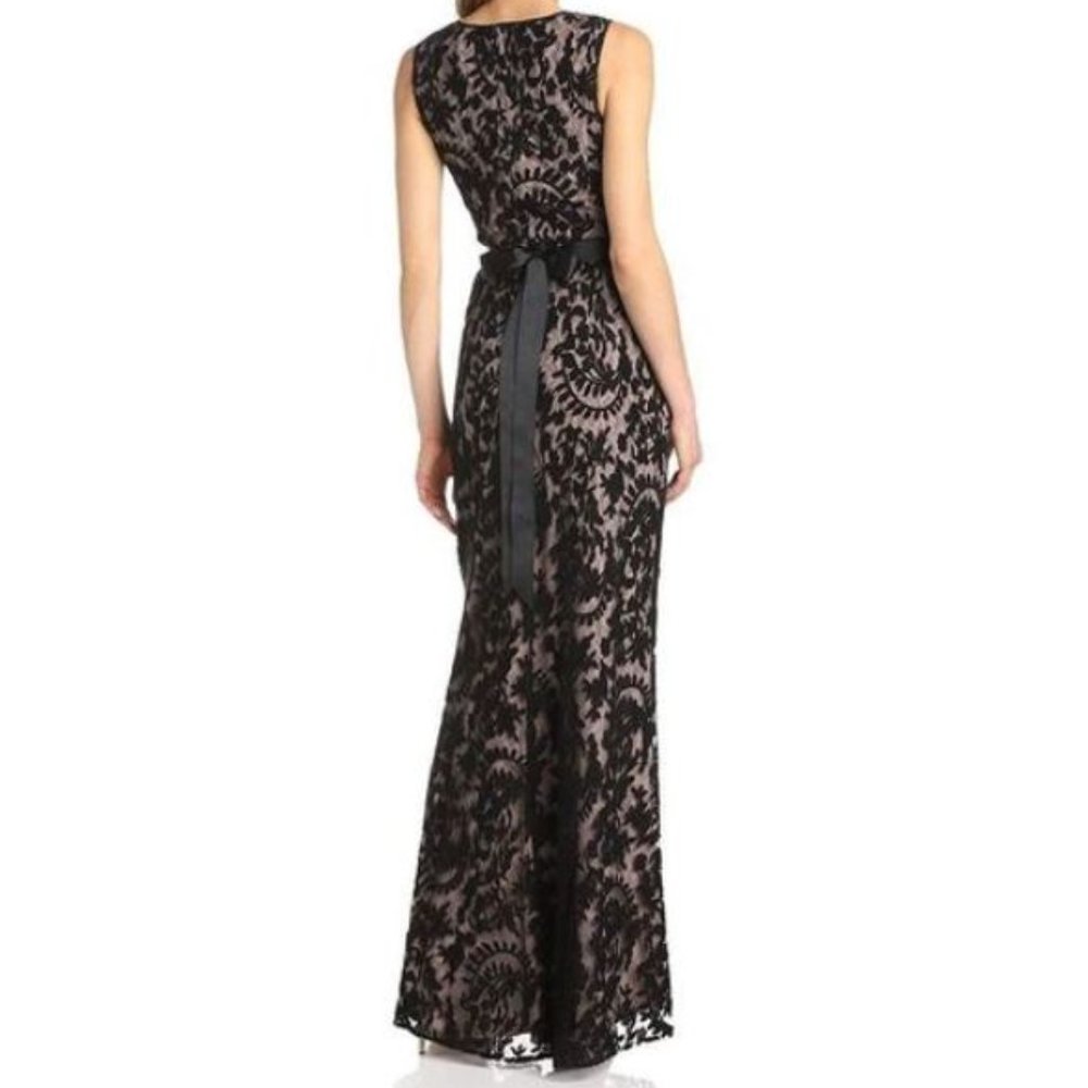 Adrianna Papell Women's Black Sleeveless Jewel Neck Lace Gown with Ribbon Belt